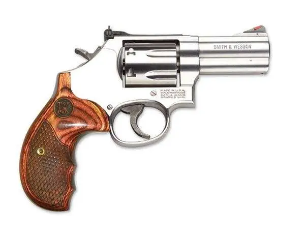 SMITH & WESSON 686 PLUS DLX 357MAG 3" 7RD DA/SA - Image 3